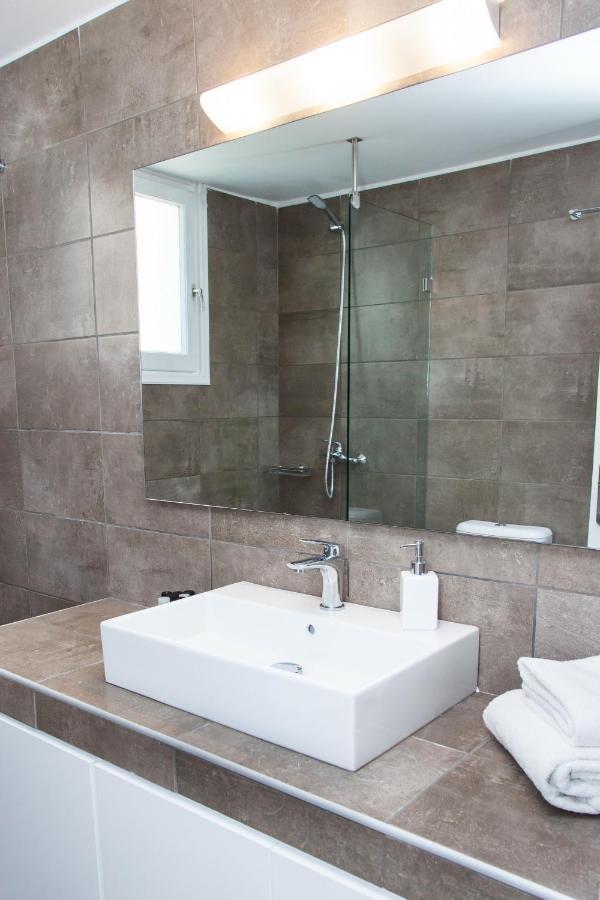 Sunny And Minimal Apt In Glyfada With 3 Bdrm Афины Экстерьер фото