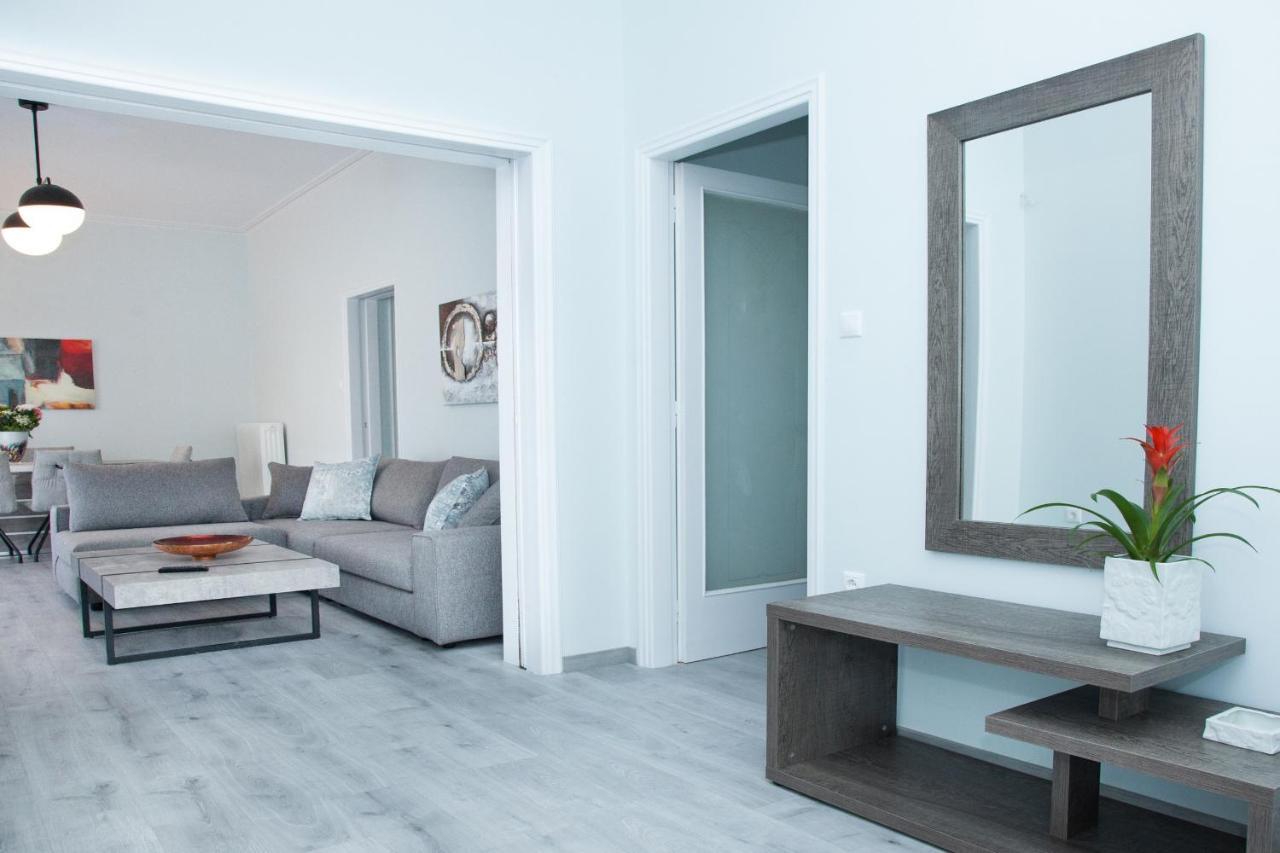 Sunny And Minimal Apt In Glyfada With 3 Bdrm Афины Экстерьер фото